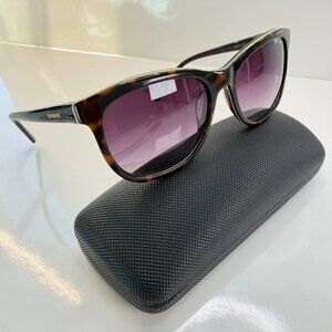 Polaroid Polarized Sunglasses – Classic Tortoise Frame